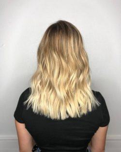 Corte de pelo recto largo con mechas balayage