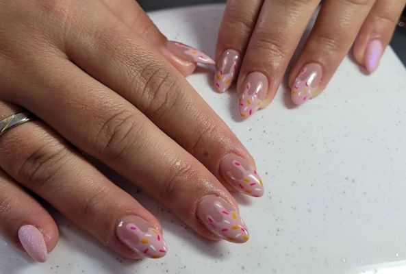 Uñas con diseño de helado cremoso