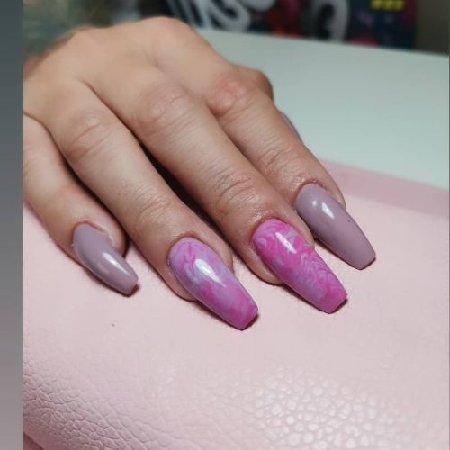 Uñas lilas largas