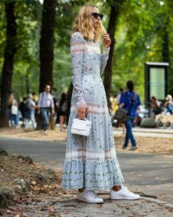 Vestido largo celeste, low fashion con zapatilla