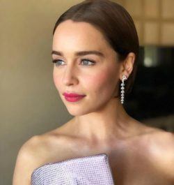 Emilia Clarke blunt bob