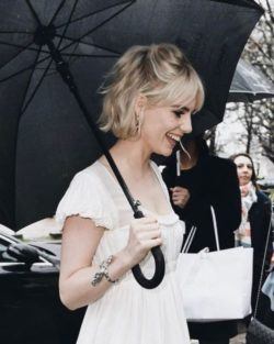 Lucy Bonton pelo bob