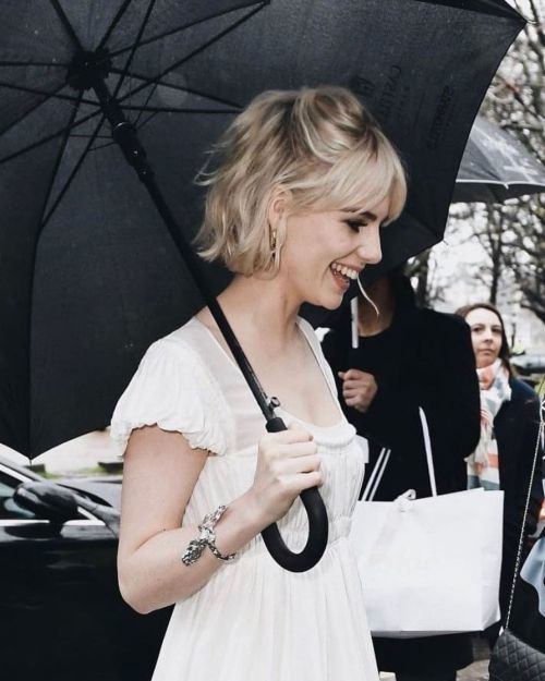 Lucy Bonton pelo bob