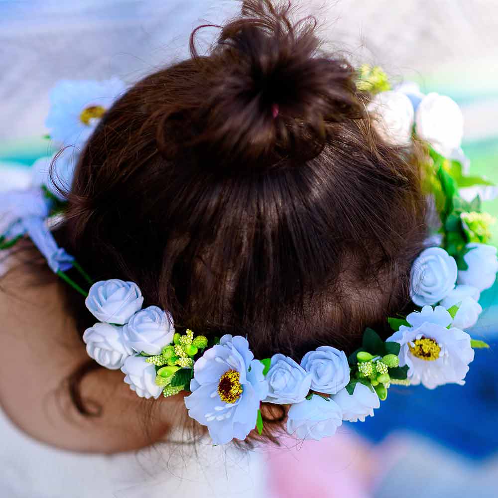 Peinados de niÃ±a con tiarachignon