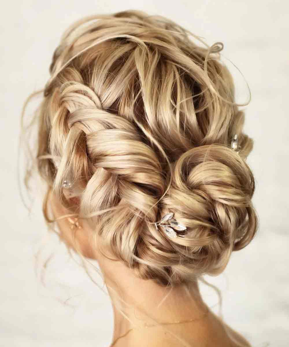 Trenza de pelo largo en relieve