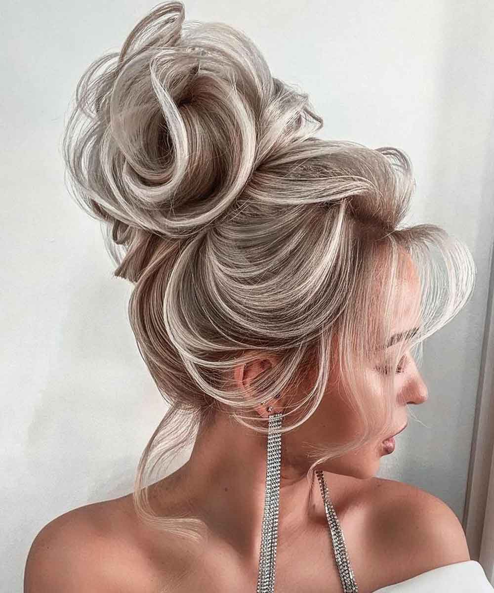 Peinados de pelo largo con rosa