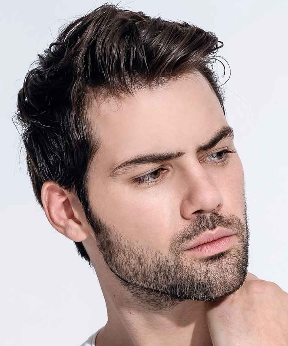 Hombre de pelo corto y ondulado Hombre de pelo corto y ondulado
