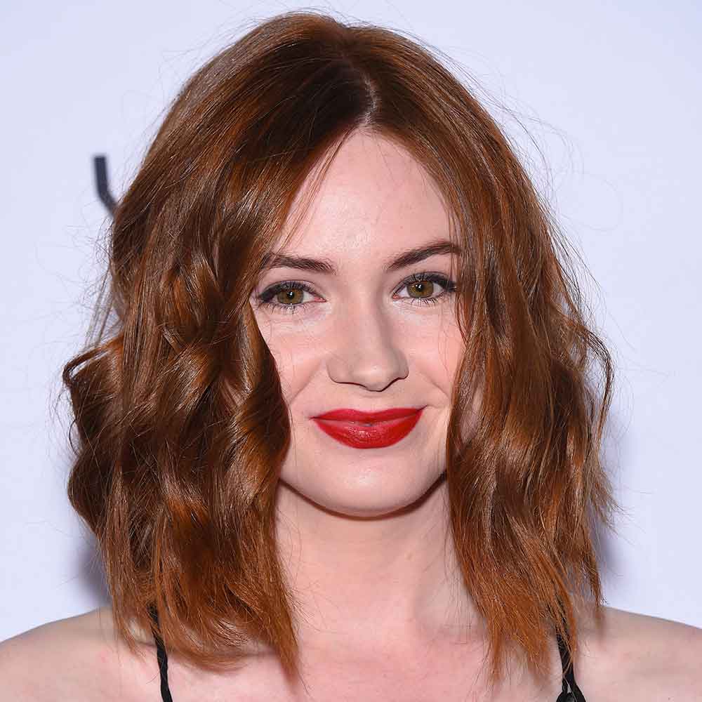 Cabello castaÃ±o con reflejos rojos