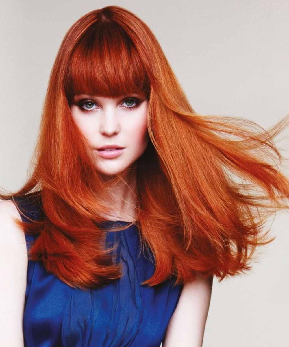 Cortes de pelo largo y liso con flequillo verano