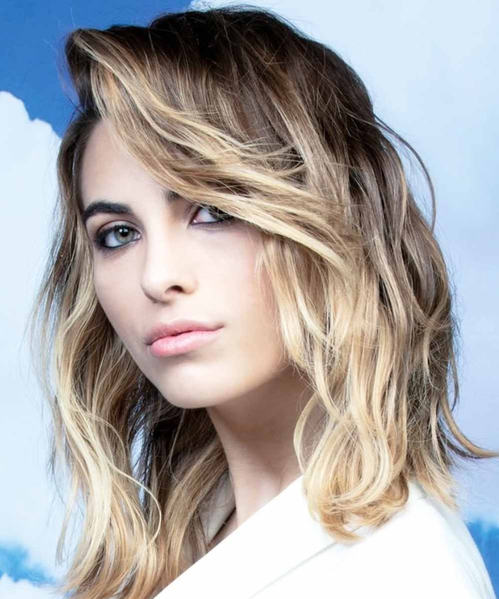 Cortes de pelo medio ondulado sin recogido