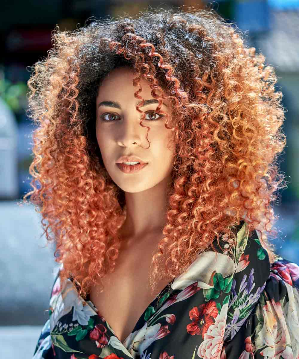 Cortes de pelo rizado en verano