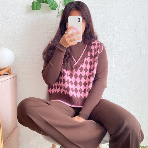 Chaleco con pantalón acampanado